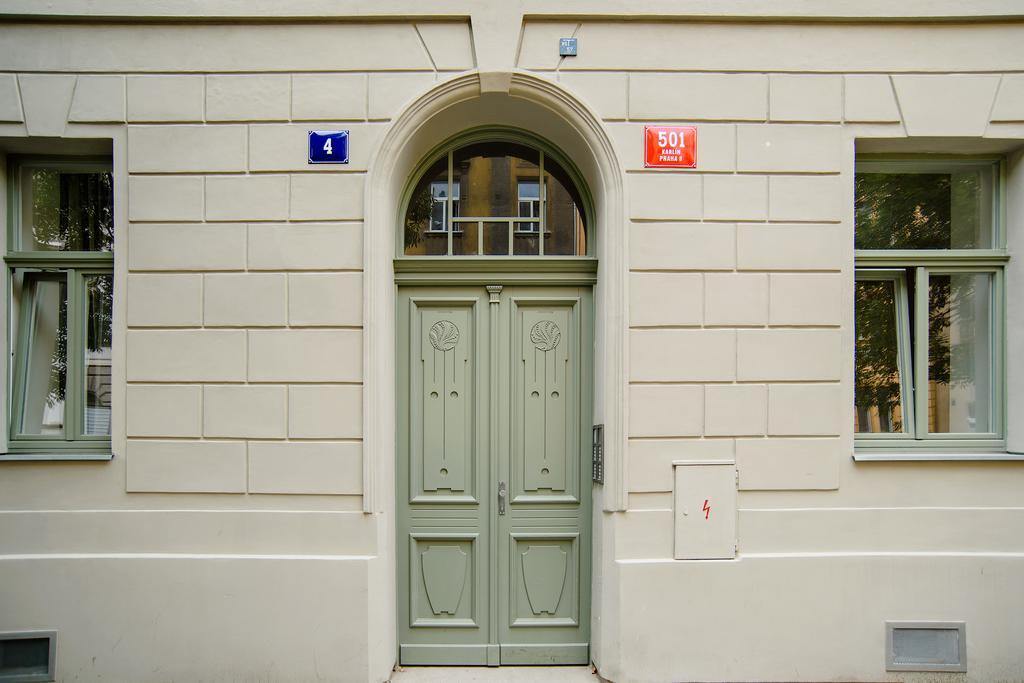 Apartment Gesse Brezinova Prague Exterior photo