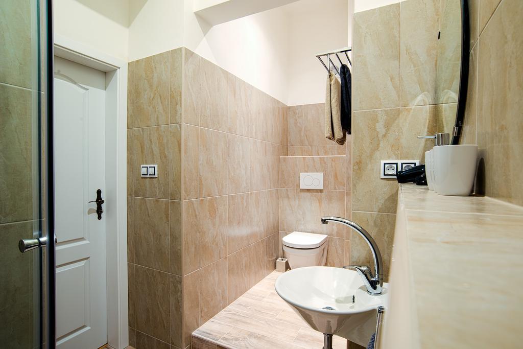 Apartment Gesse Brezinova Prague Exterior photo