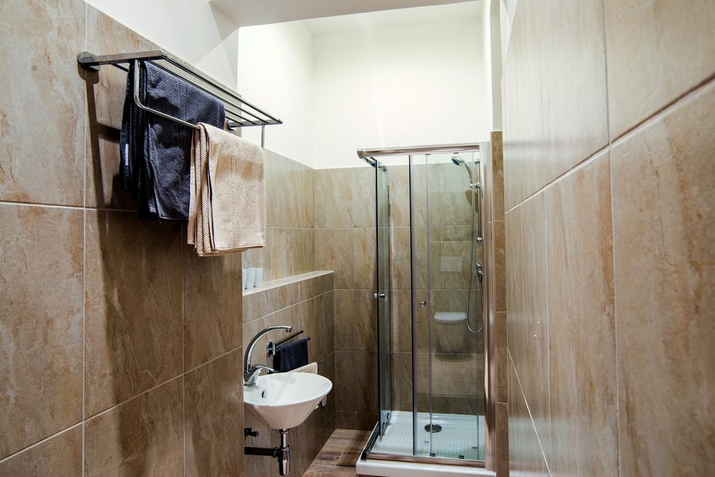 Apartment Gesse Brezinova Prague Exterior photo