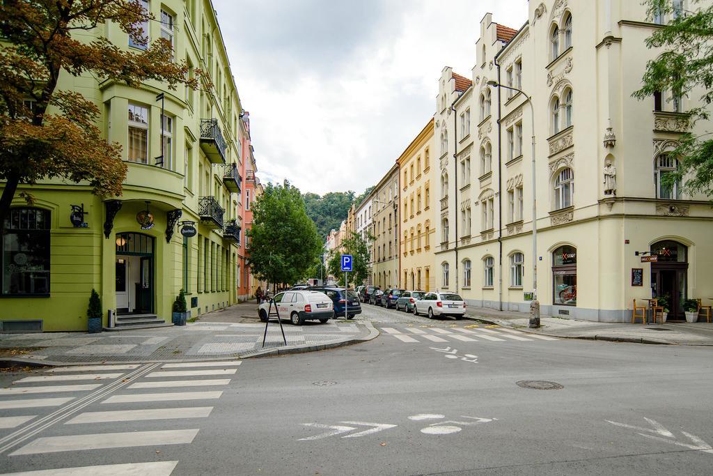 Apartment Gesse Brezinova Prague Exterior photo