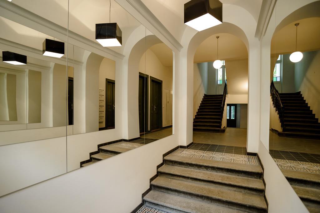 Apartment Gesse Brezinova Prague Exterior photo