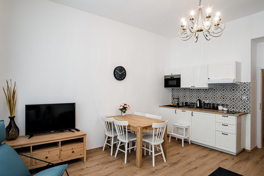 Apartment Gesse Brezinova Prague Exterior photo