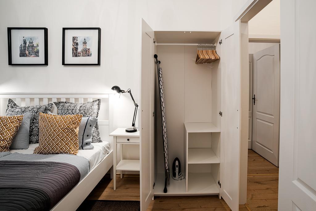 Apartment Gesse Brezinova Prague Exterior photo