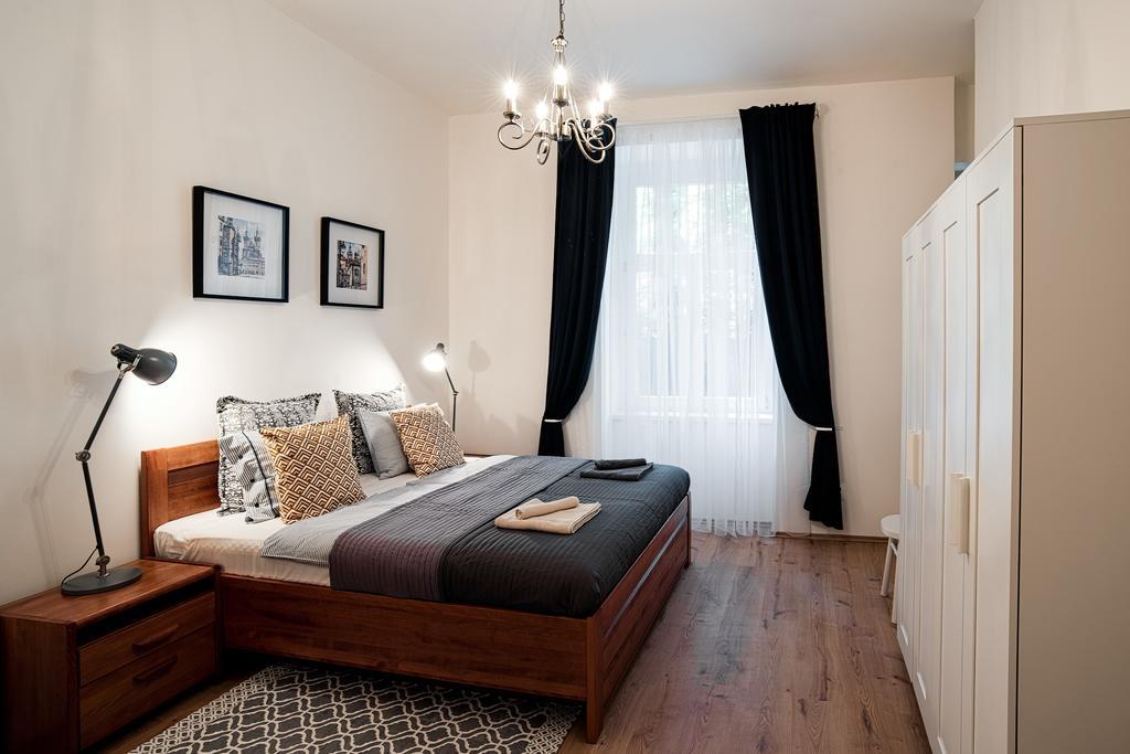 Apartment Gesse Brezinova Prague Exterior photo